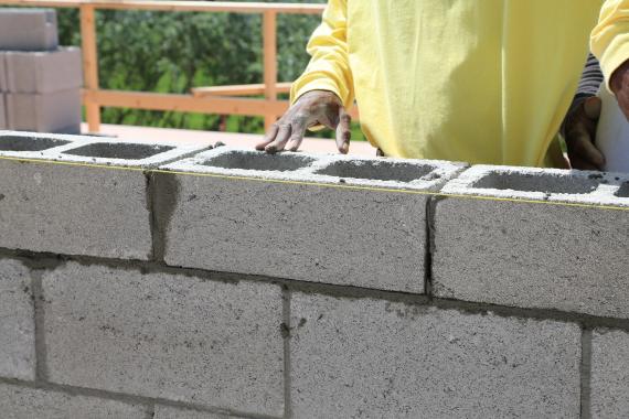 Construction en blocs de béton : durabilité et résistance aux intempéries