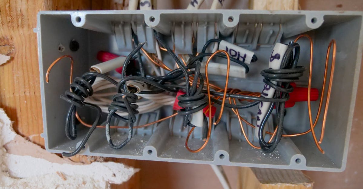 découvrez l'importance de la sécurité électrique et les meilleures pratiques pour prévenir les accidents électriques. apprenez comment protéger votre maison et votre entreprise grâce à des conseils d'experts sur les normes de sécurité et les équipements indispensables.